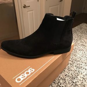 Black Chelsea boots